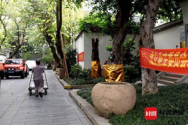 美国公布新关税令后 加元持稳、瑞郎下跌