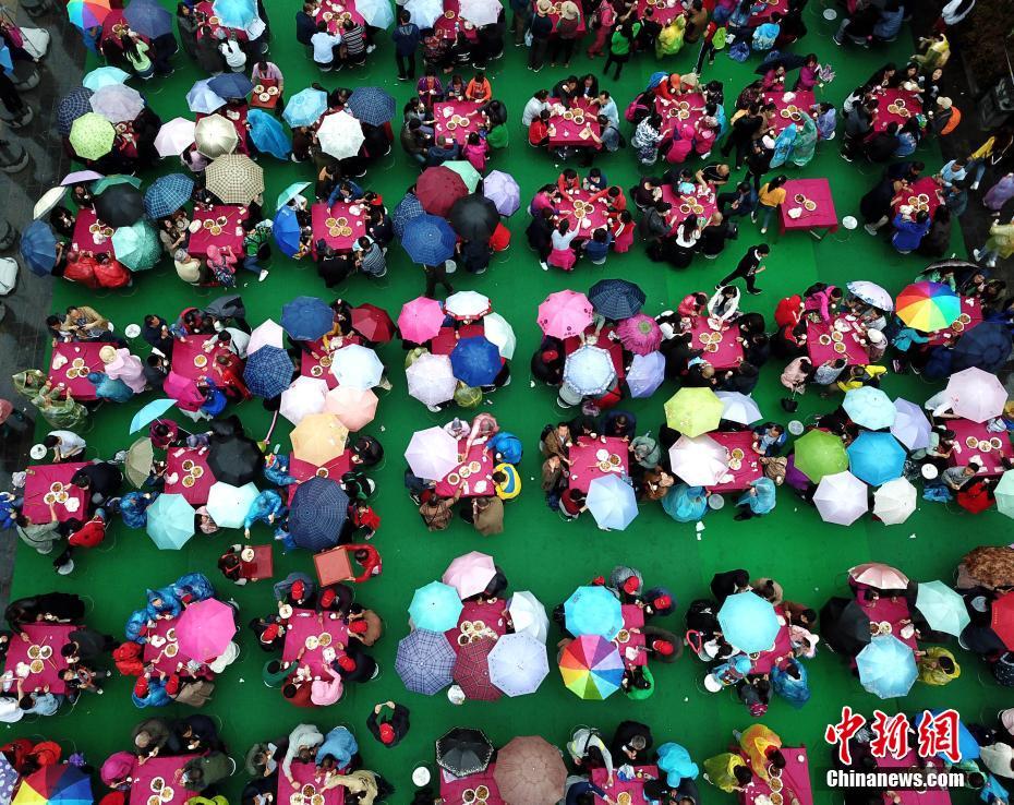 弘景光电：公司将配合客户进行研发设计和生产制造方面的提升工作